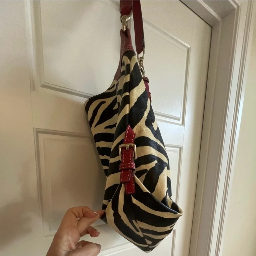Vintage Dooney & Bourke Black and Cream Shoulder Bag with Zebra Print - Picture 14 of 14